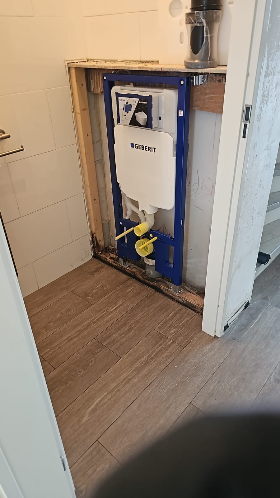 toilet-renovatie-Groningen -inbouwreservoir.jpg